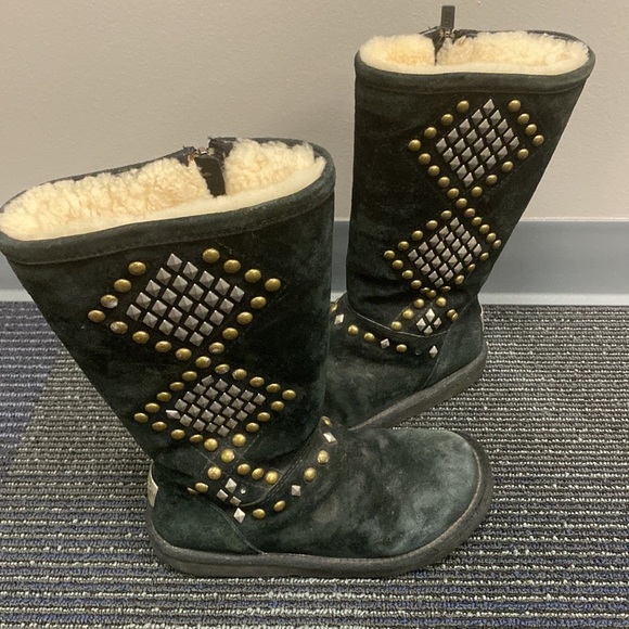 UGG Australia BOOTS Avondale Black Studded Leather, Sheepskin Lined Size 7 - Picture 16 of 16